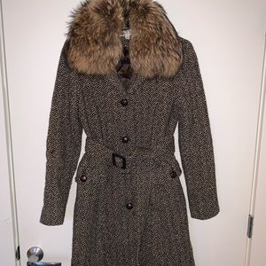 Wool Coat with removable Faux Fur Collar